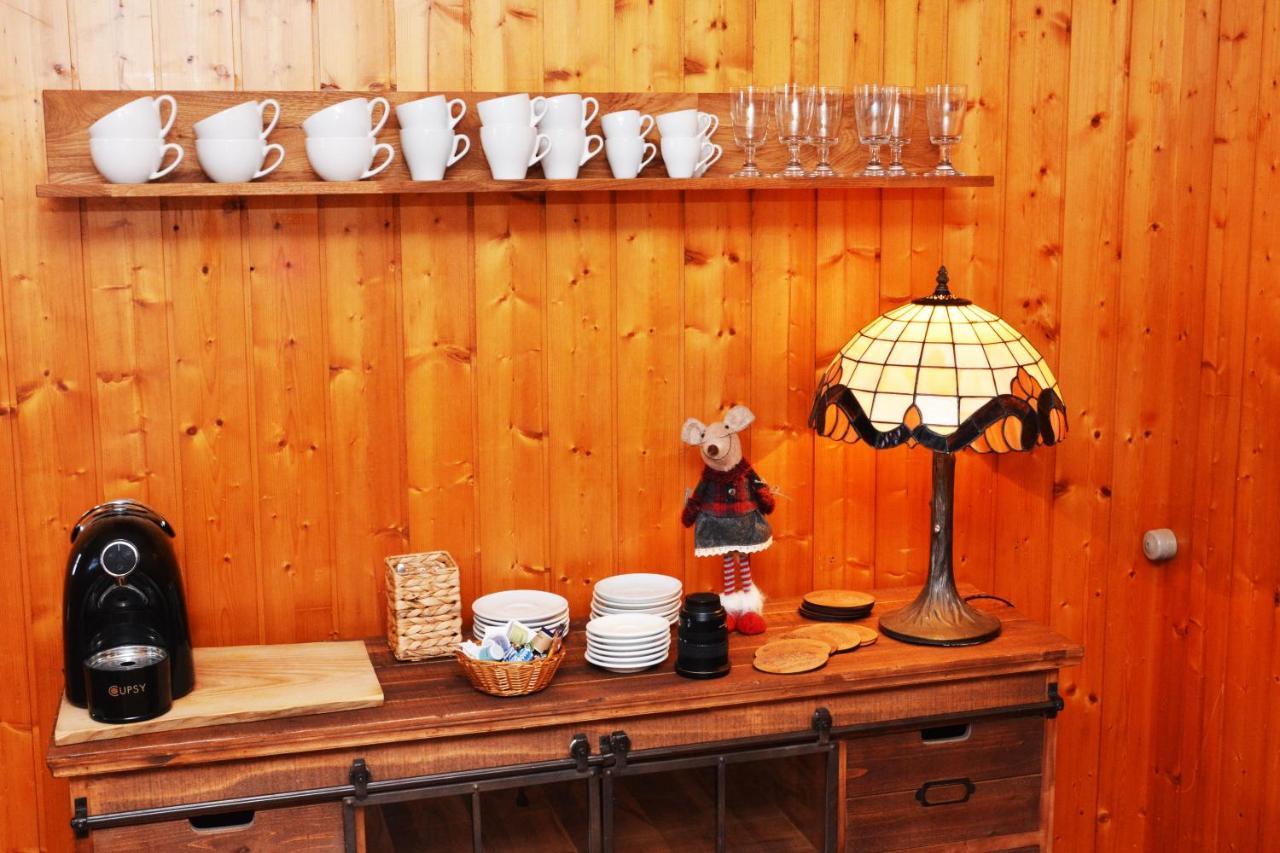 Alte Post Mit Geschichte Und Restaurant Apartman Tavanasa Kültér fotó