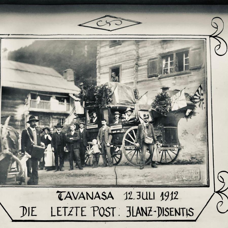 Alte Post Mit Geschichte Und Restaurant Apartman Tavanasa Kültér fotó